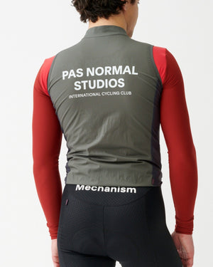 
                  
                    Cargar imagen en el visor de la galería, Mechanism Stow Away Gilet Dark Grey
                  
                