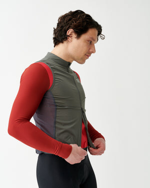 
                  
                    Cargar imagen en el visor de la galería, Mechanism Stow Away Gilet Dark Grey
                  
                