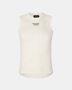 
                  
                    Cargar imagen en el visor de la galería, Mid Sleeveless Baselayer Off White
                  
                